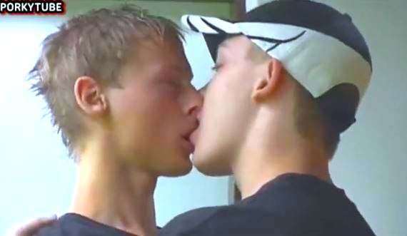 Perfect kissers